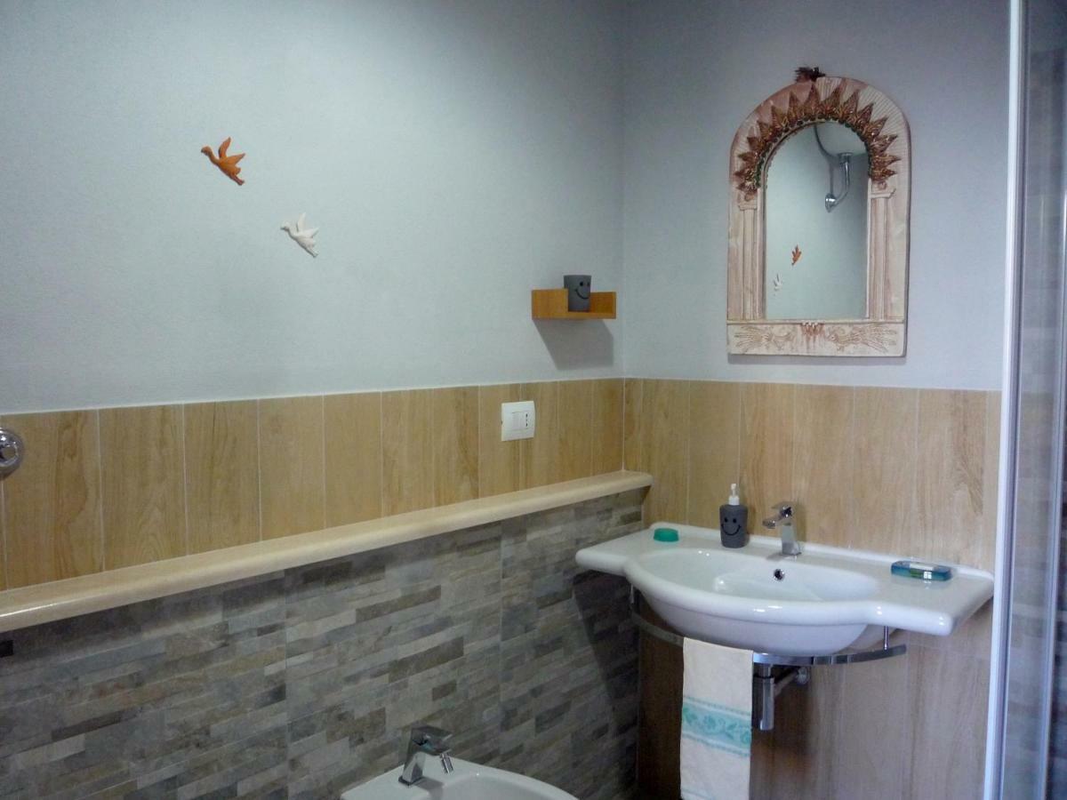 A.C. Le Pavoncelle Bed & Breakfast Assemini Bagian luar foto