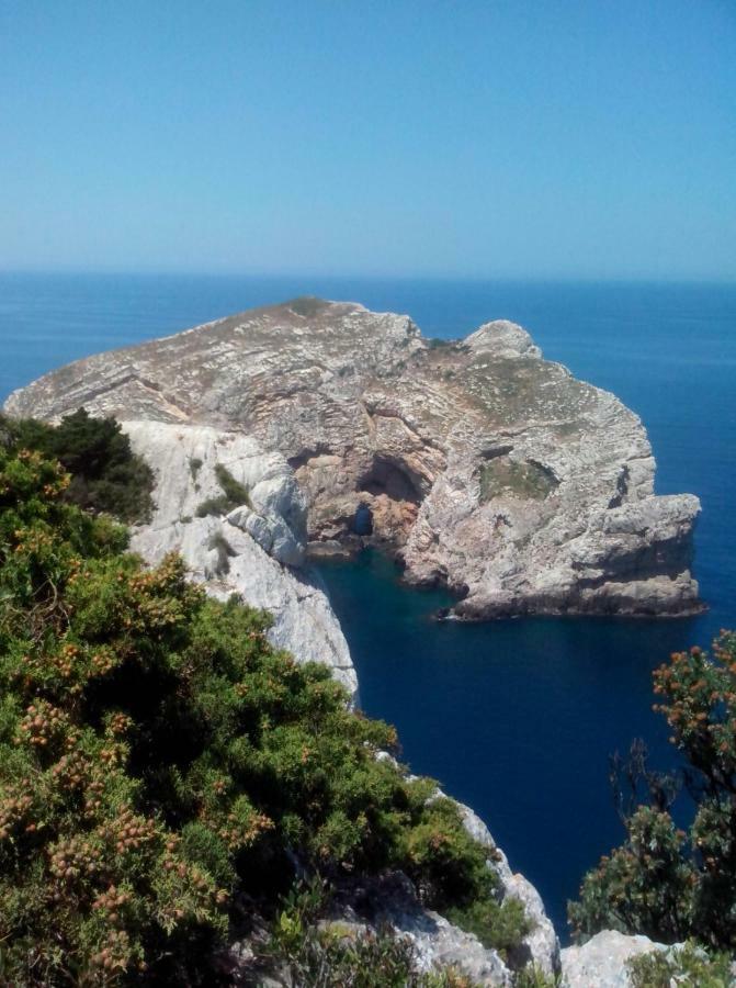 A.C. Le Pavoncelle Bed & Breakfast Assemini Bagian luar foto