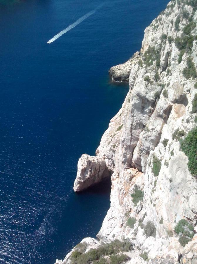 A.C. Le Pavoncelle Bed & Breakfast Assemini Bagian luar foto