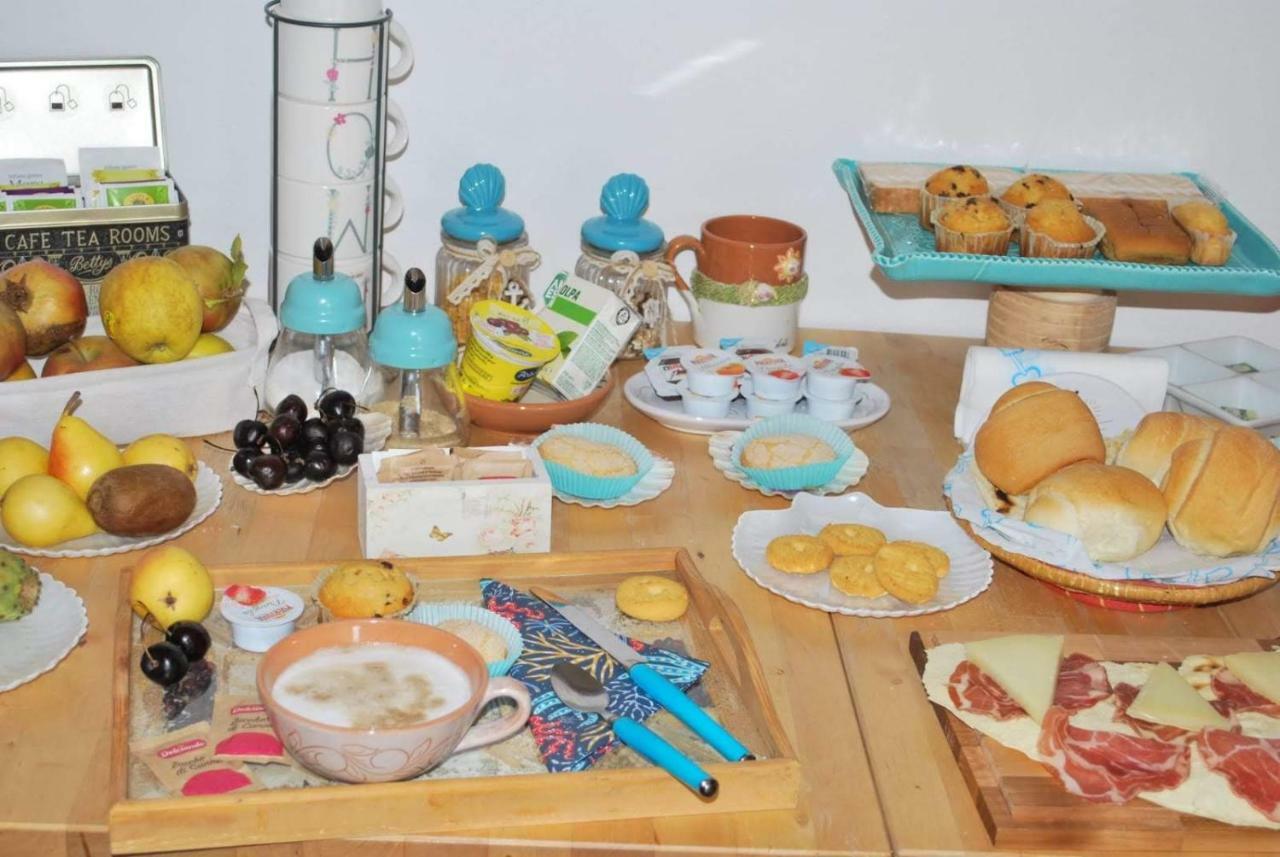 A.C. Le Pavoncelle Bed & Breakfast Assemini Bagian luar foto